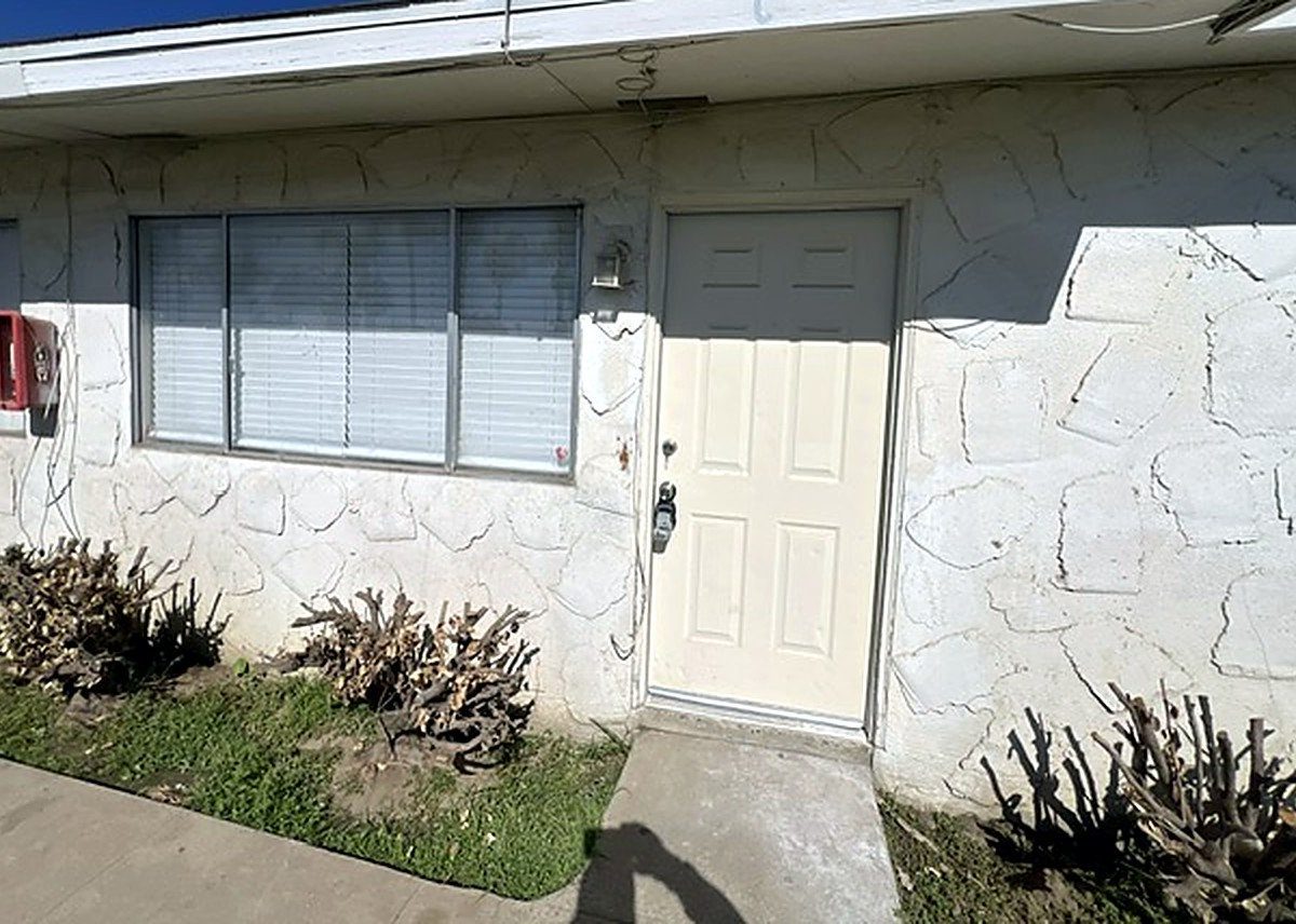 242 S H St #C, Tulare photo 1