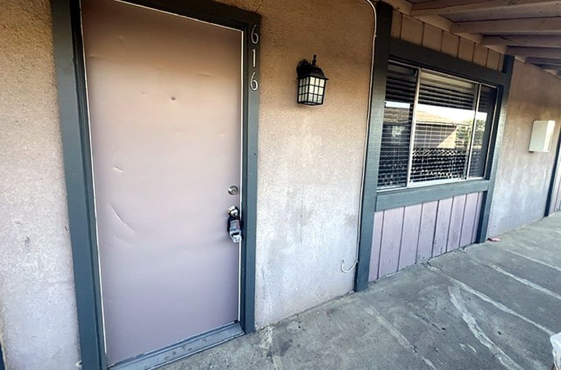 616 S Dayton St, Tulare photo 1