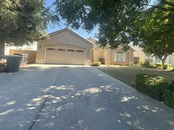 2714 W Modoc Ct, Visalia photo 1