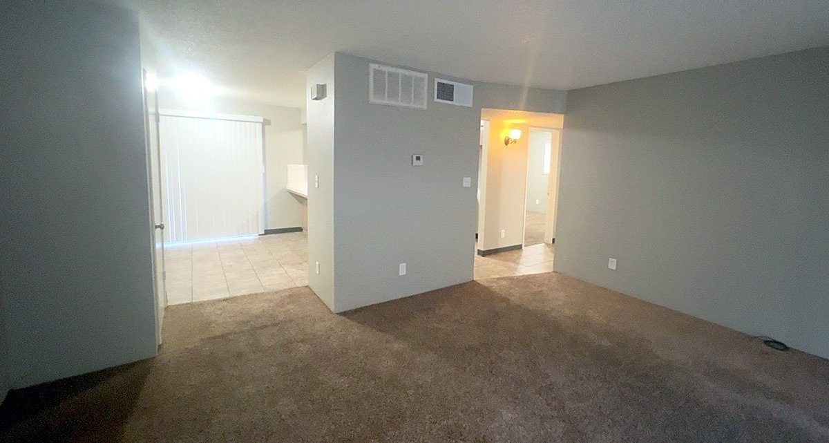 612 S Dayton St, Tulare photo 2