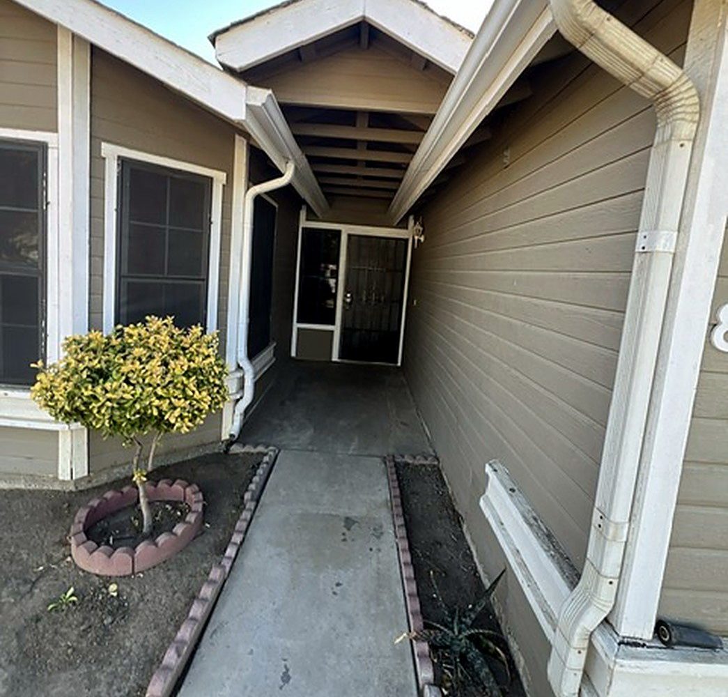 822 Alameda St, Tulare photo 2