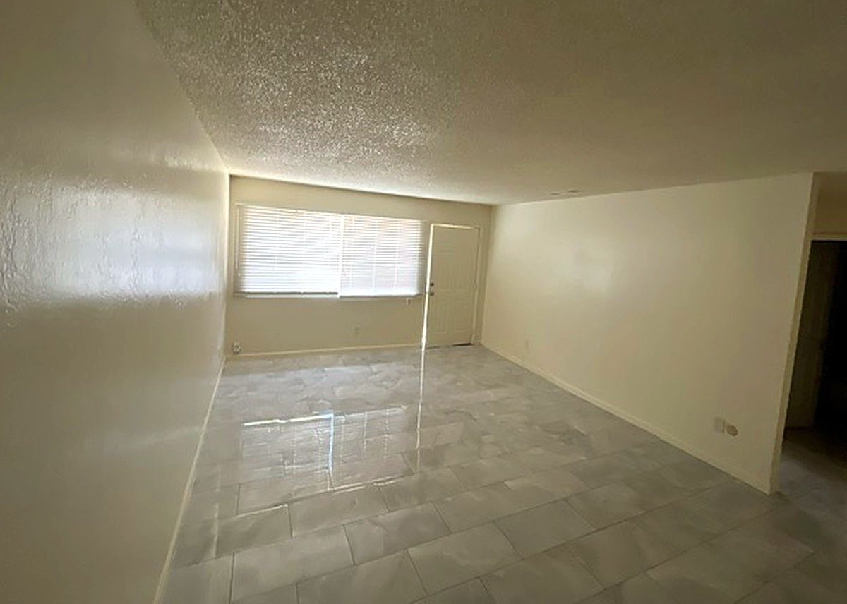 560 S H St #D, Tulare photo 2