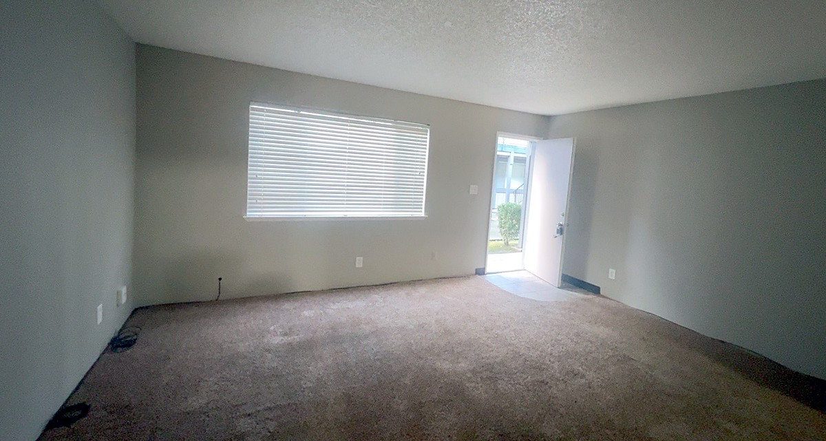 612 S Dayton St, Tulare photo 3