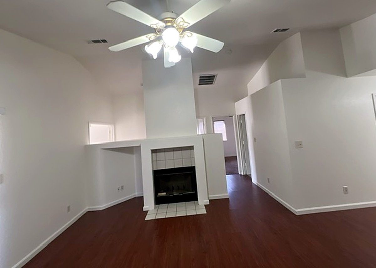 822 Alameda St, Tulare photo 3
