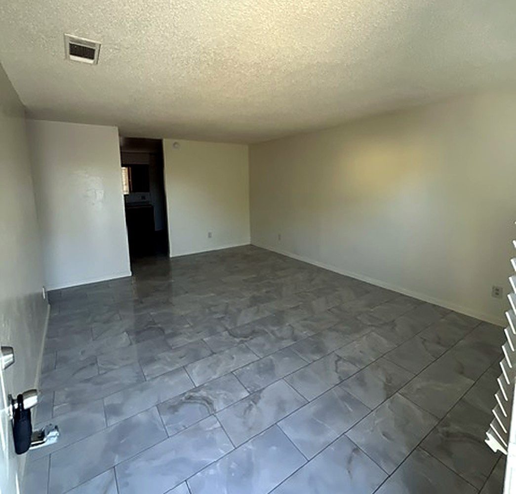 560 S H St #D, Tulare photo 3