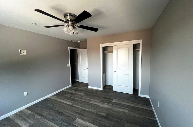 338 N H St, Tulare photo 4