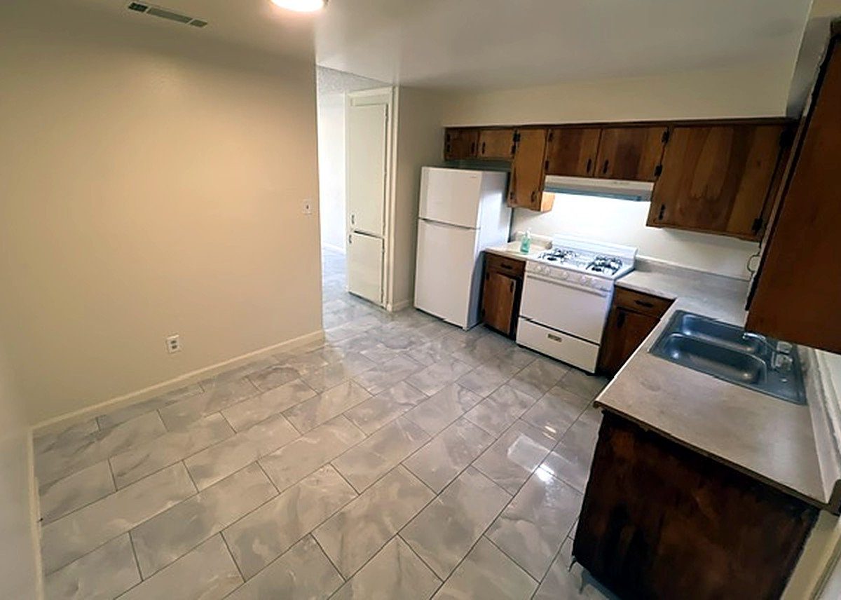 560 S H St #D, Tulare photo 4