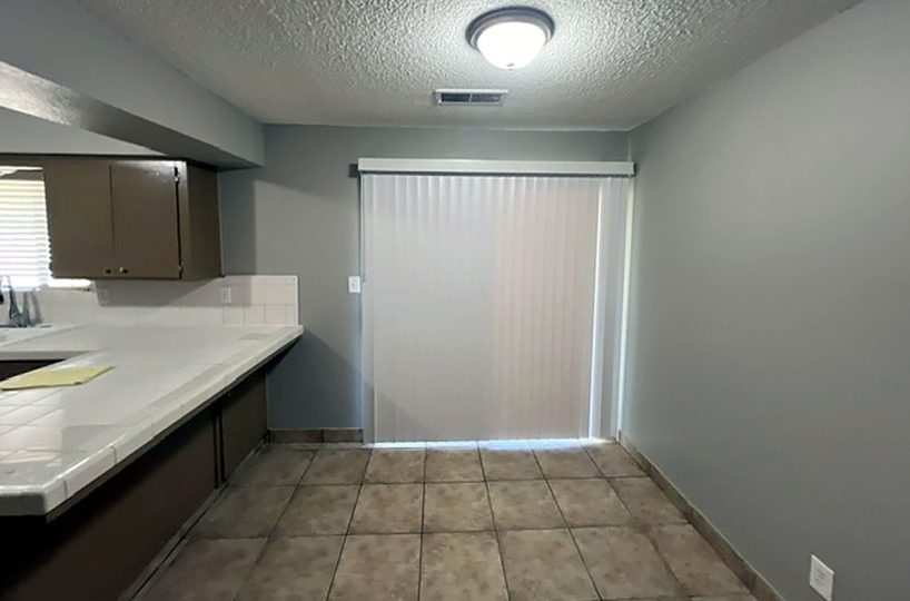 614 S Dayton St, Tulare photo 4