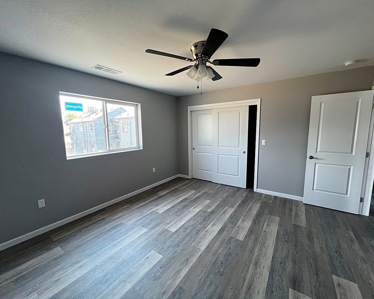 338 N H St, Tulare photo 5