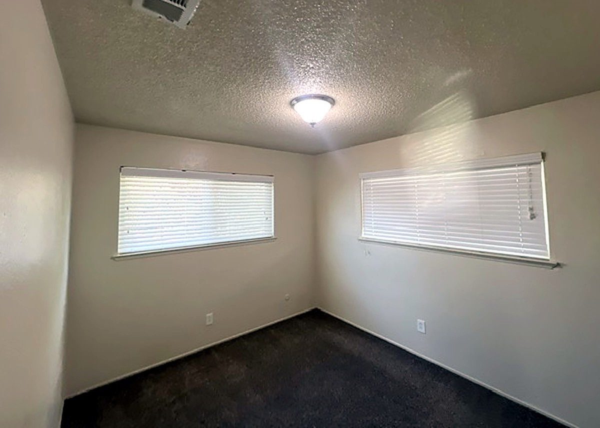 634 S Dayton St, Tulare photo 6