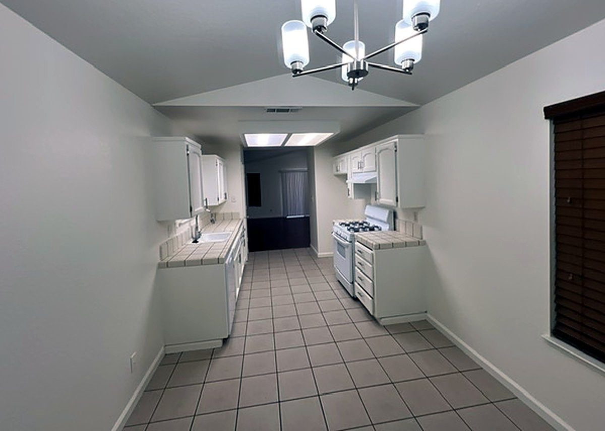 822 Alameda St, Tulare photo 7