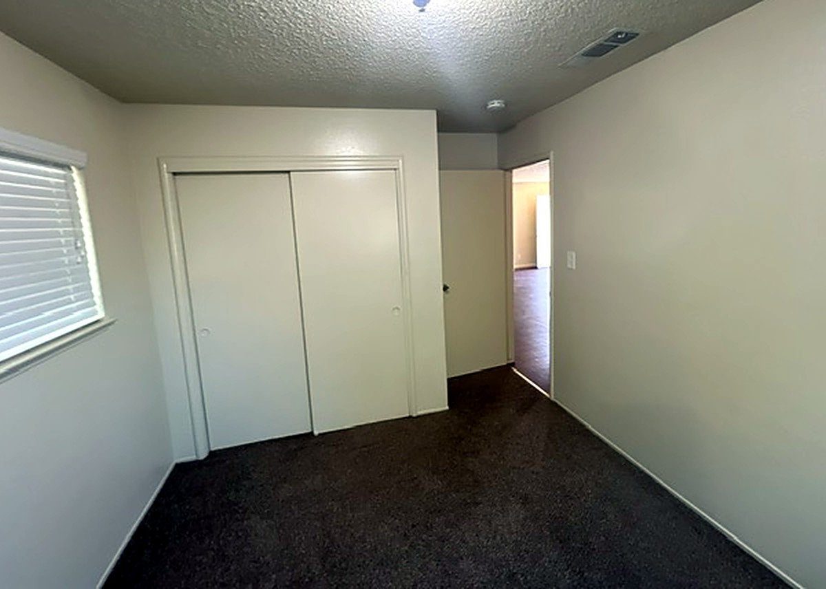 634 S Dayton St, Tulare photo 7