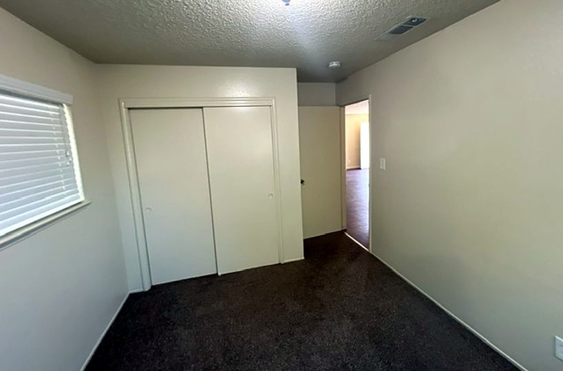 634 S Dayton St, Tulare photo 7