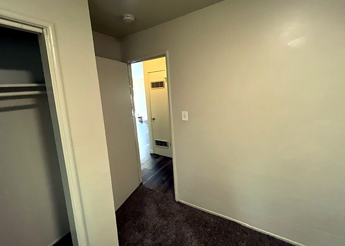 646 S Dayton St, Tulare photo 8