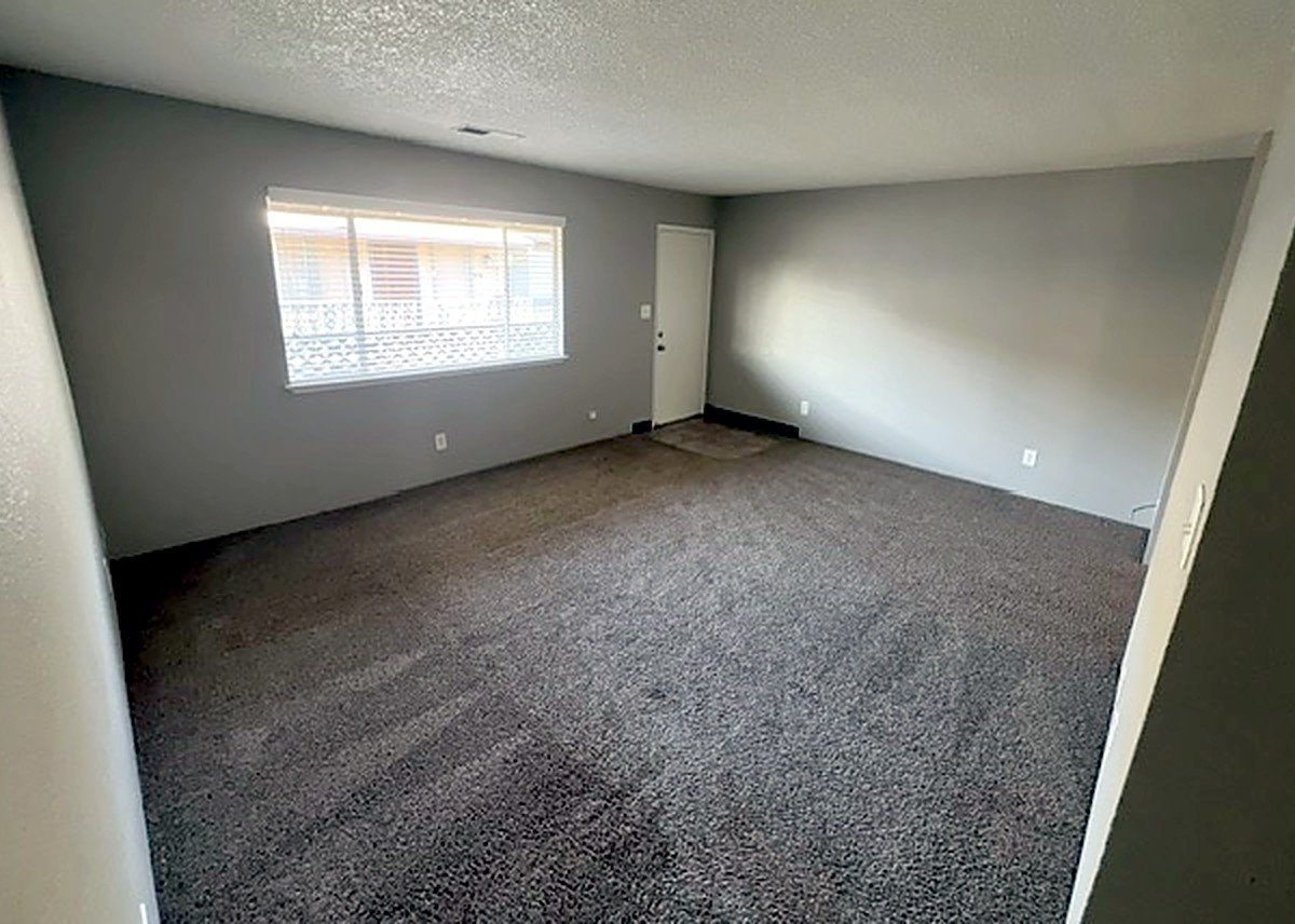 616 S Dayton St, Tulare photo 12